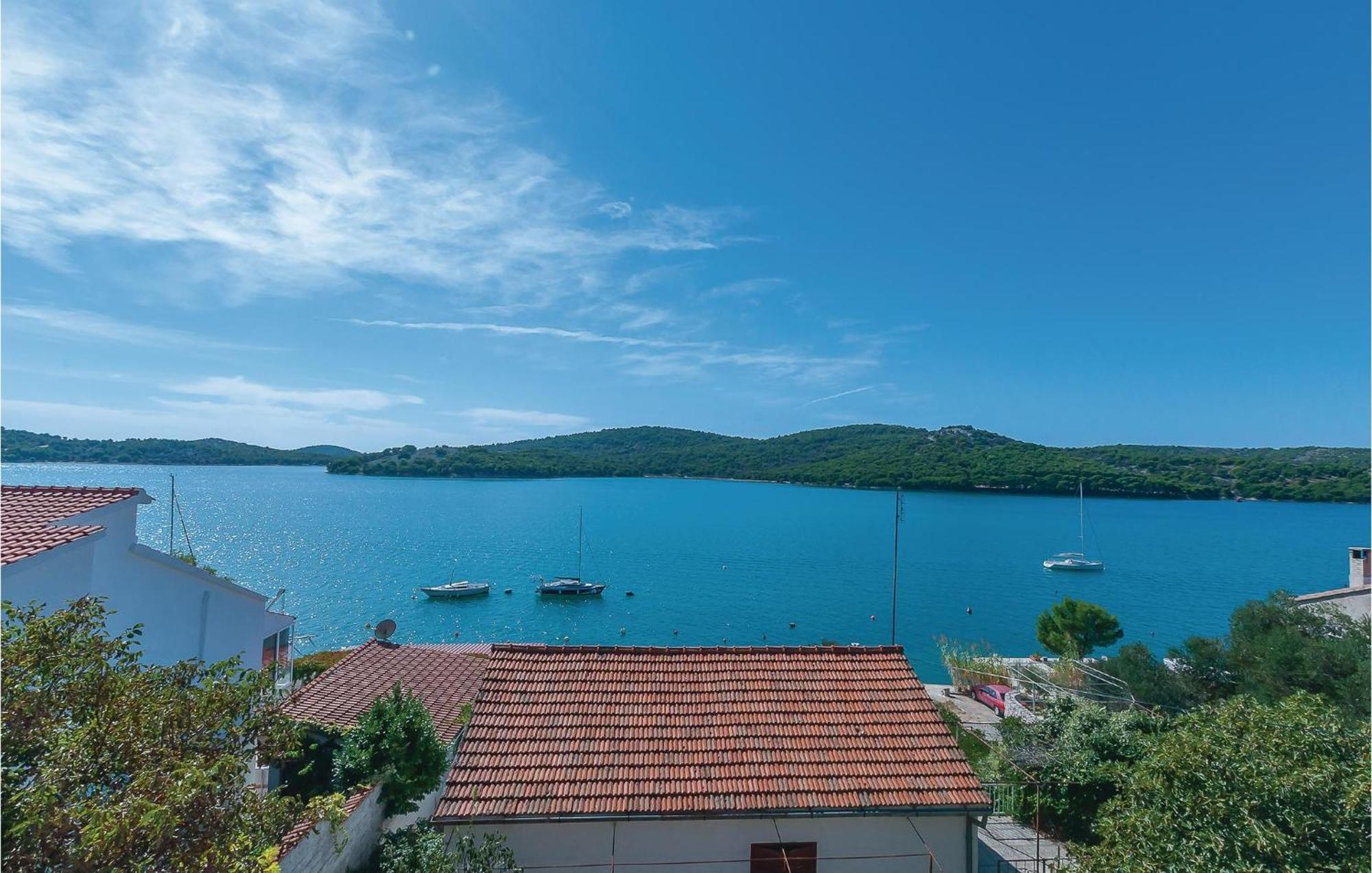 Gorgeous Apartment In Tisno With Kitchen Buitenkant foto