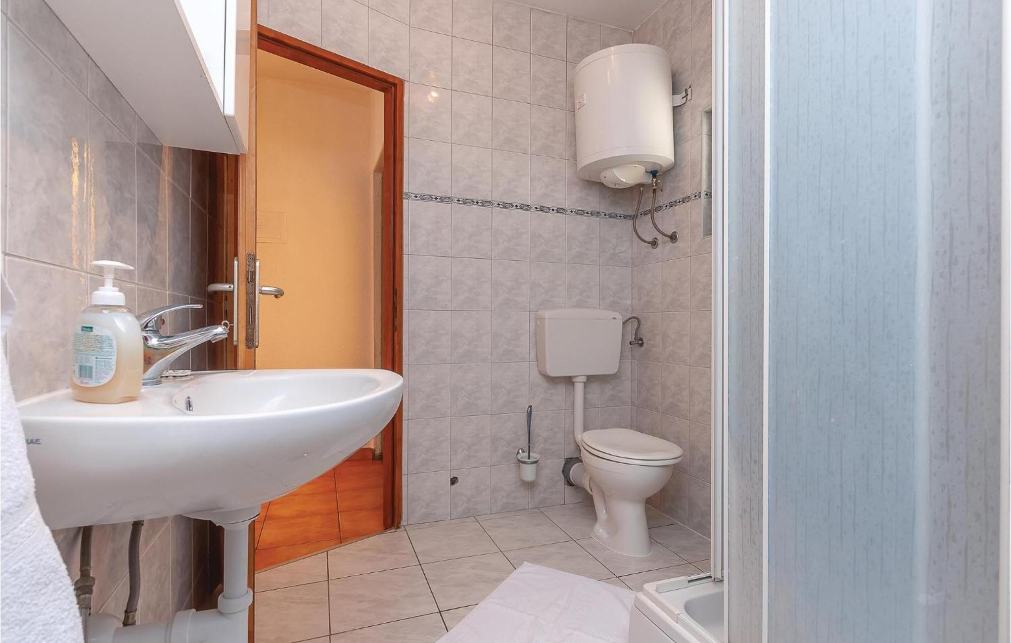Gorgeous Apartment In Tisno With Kitchen Buitenkant foto
