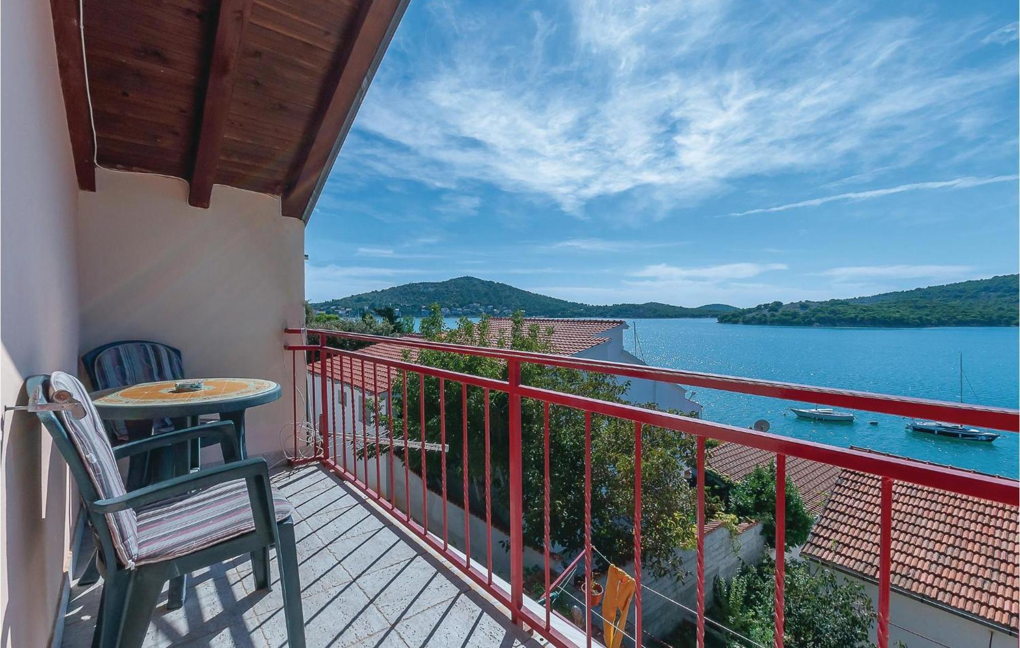 Gorgeous Apartment In Tisno With Kitchen Buitenkant foto